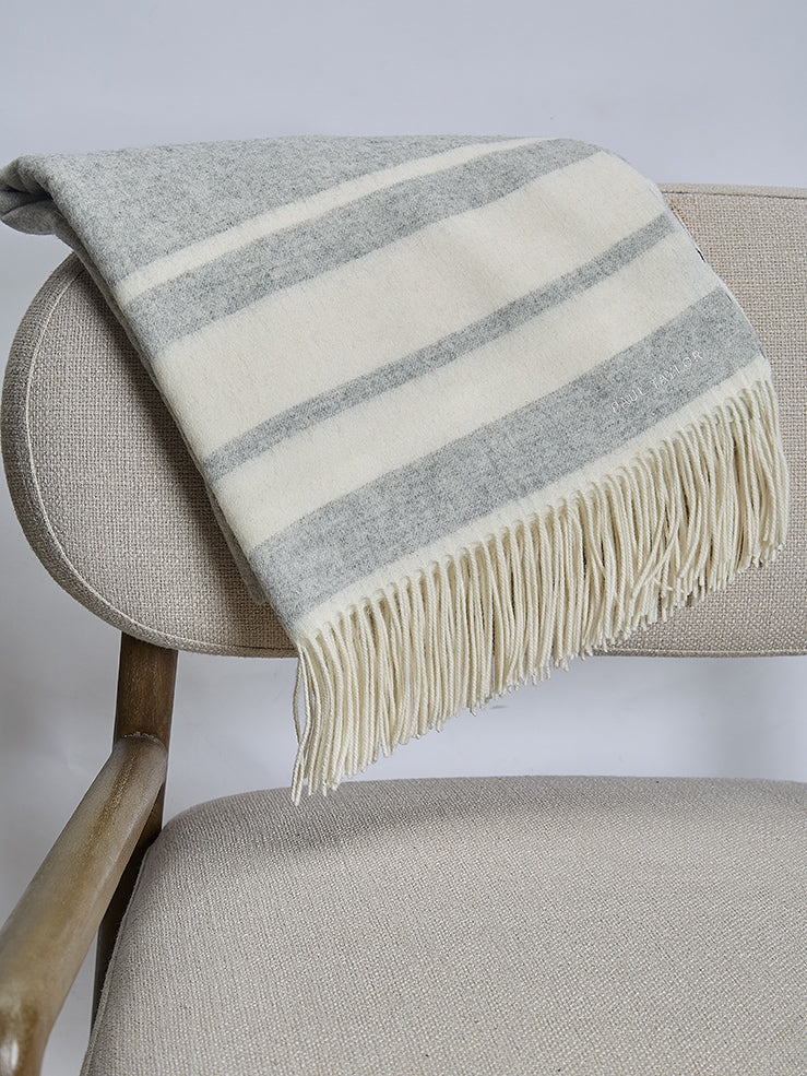Plaid base grigio